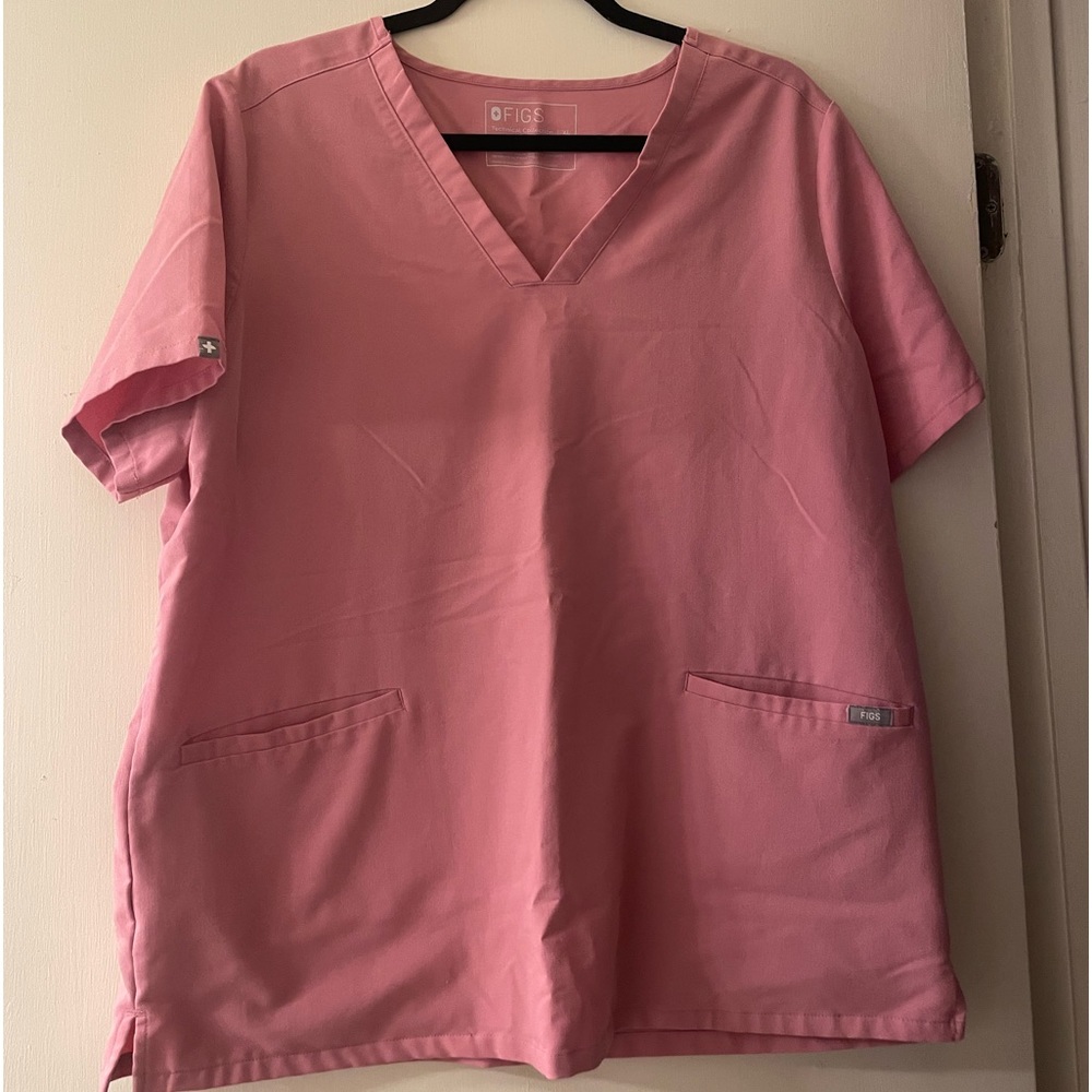 Figs Casma Chalk Pink Scrub Top